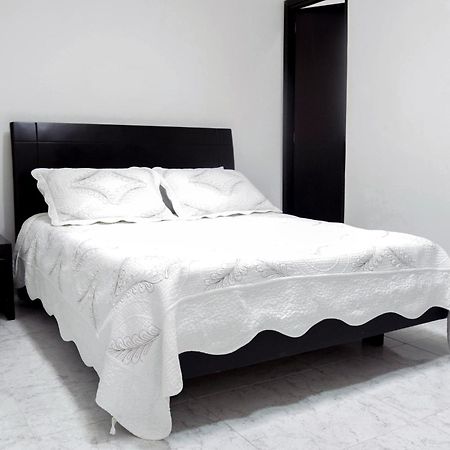 Hotel Madeira 마니살레스 외부 사진
