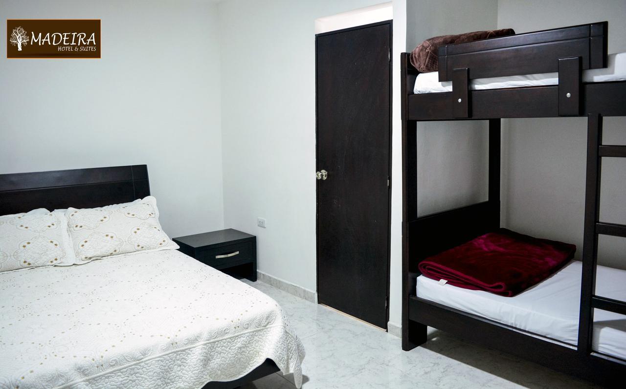 Hotel Madeira 마니살레스 외부 사진